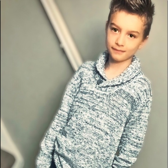 Meet your Posher, Sierra - Picture 4 of 7